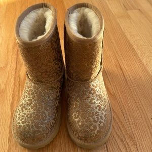 Uggs like new with original box